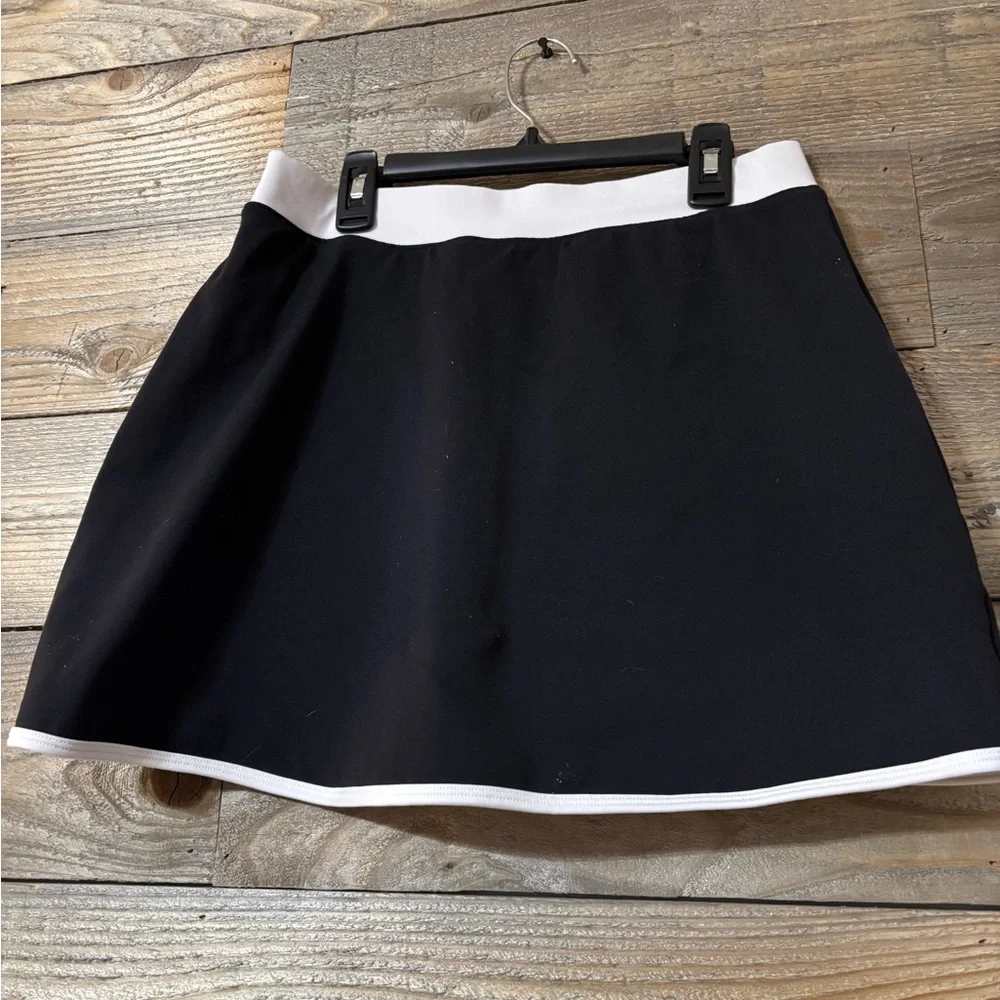 ALO Yoga Black Skirt with White Trim